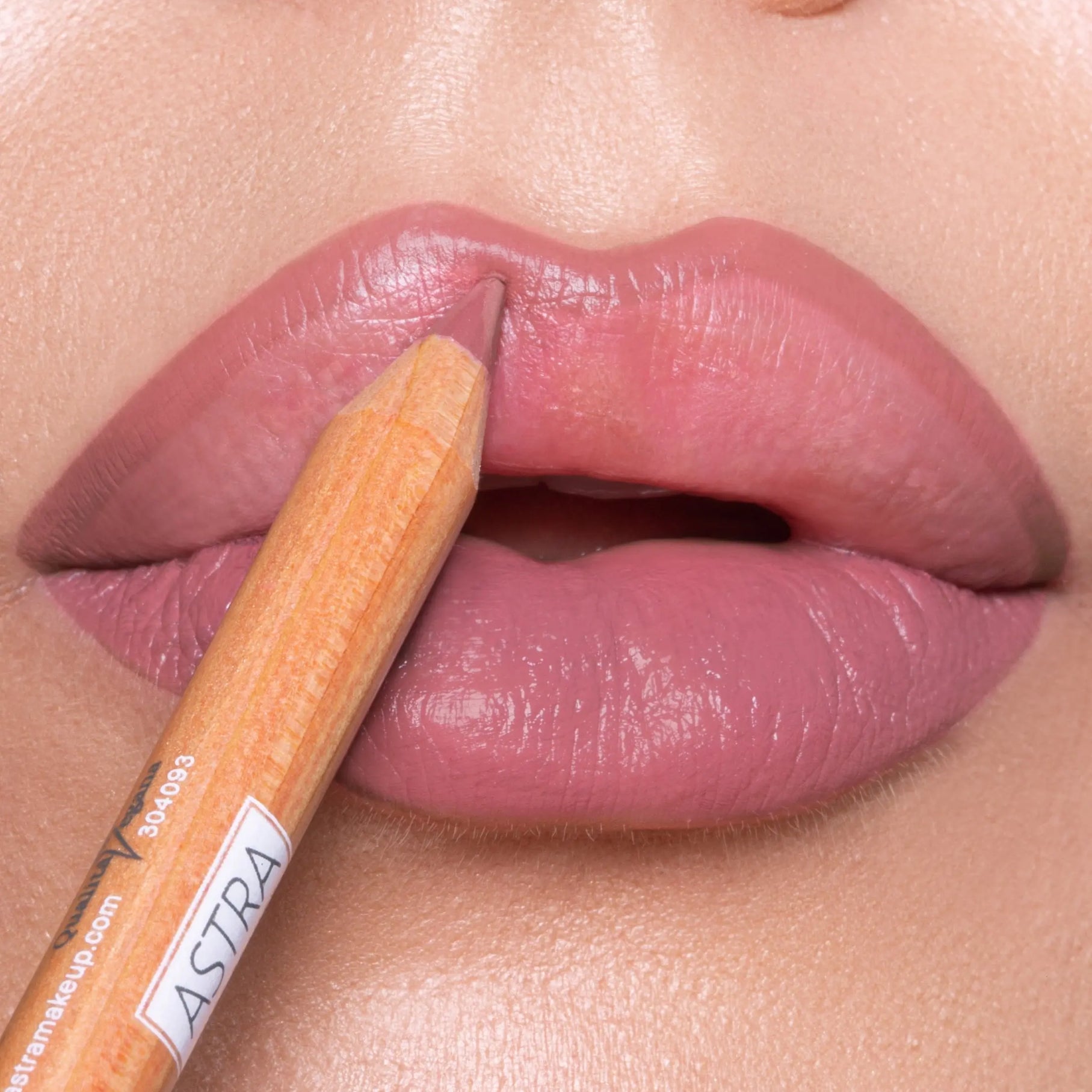 ASTRA PURE BEAUTY LIP PENCIL - JOLIE'S