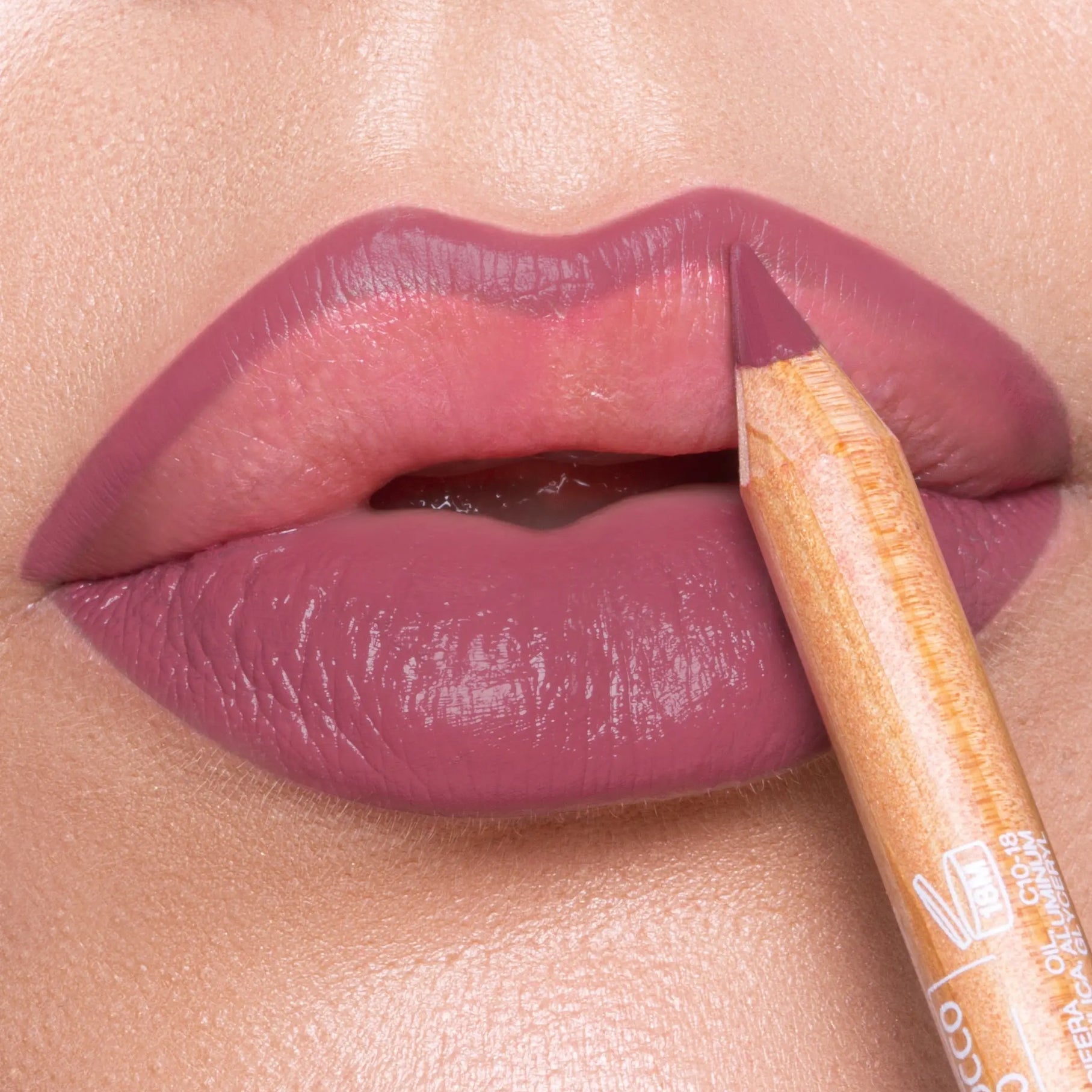 ASTRA PURE BEAUTY LIP PENCIL - JOLIE'S