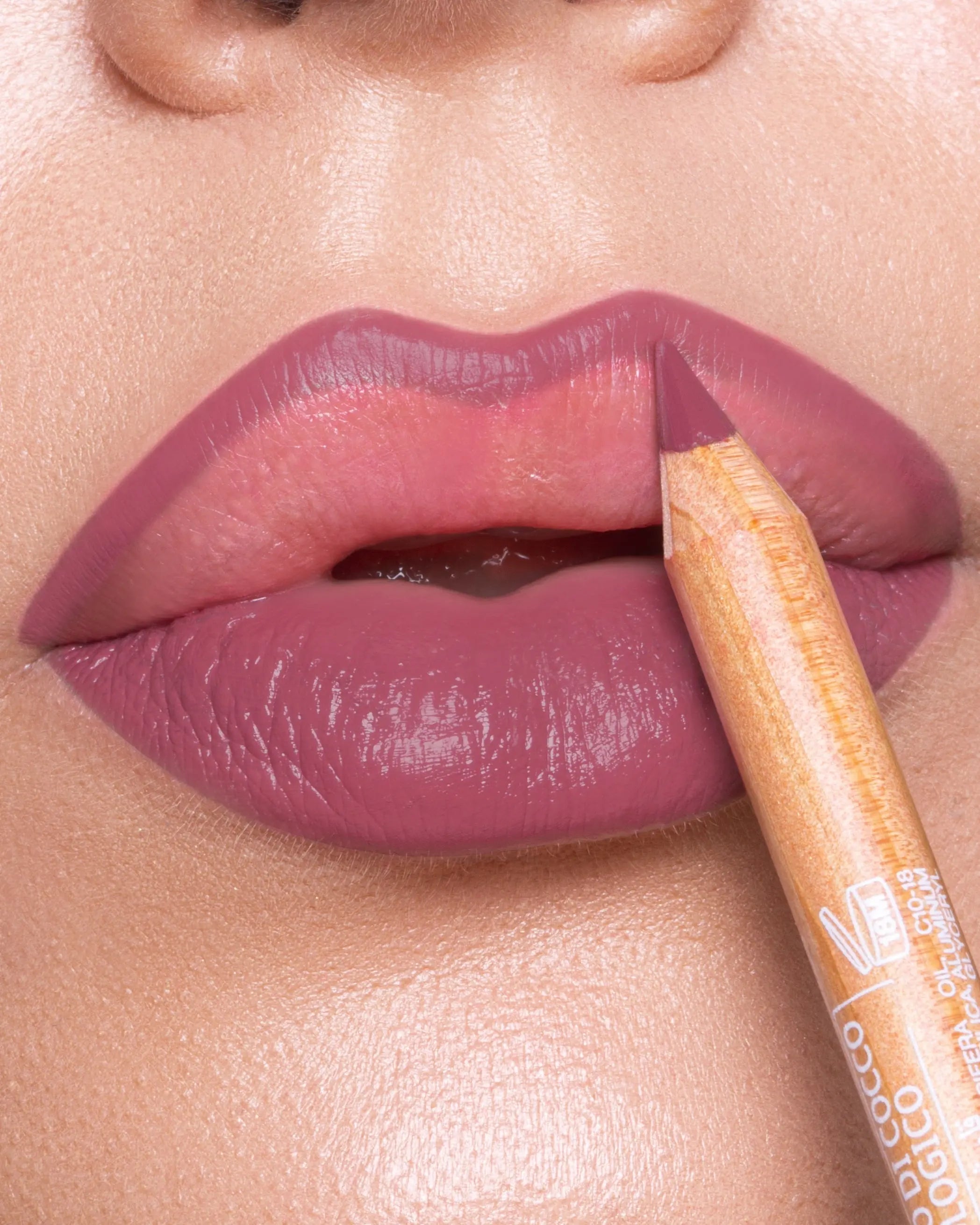 ASTRA PURE BEAUTY LIP PENCIL - JOLIE'S