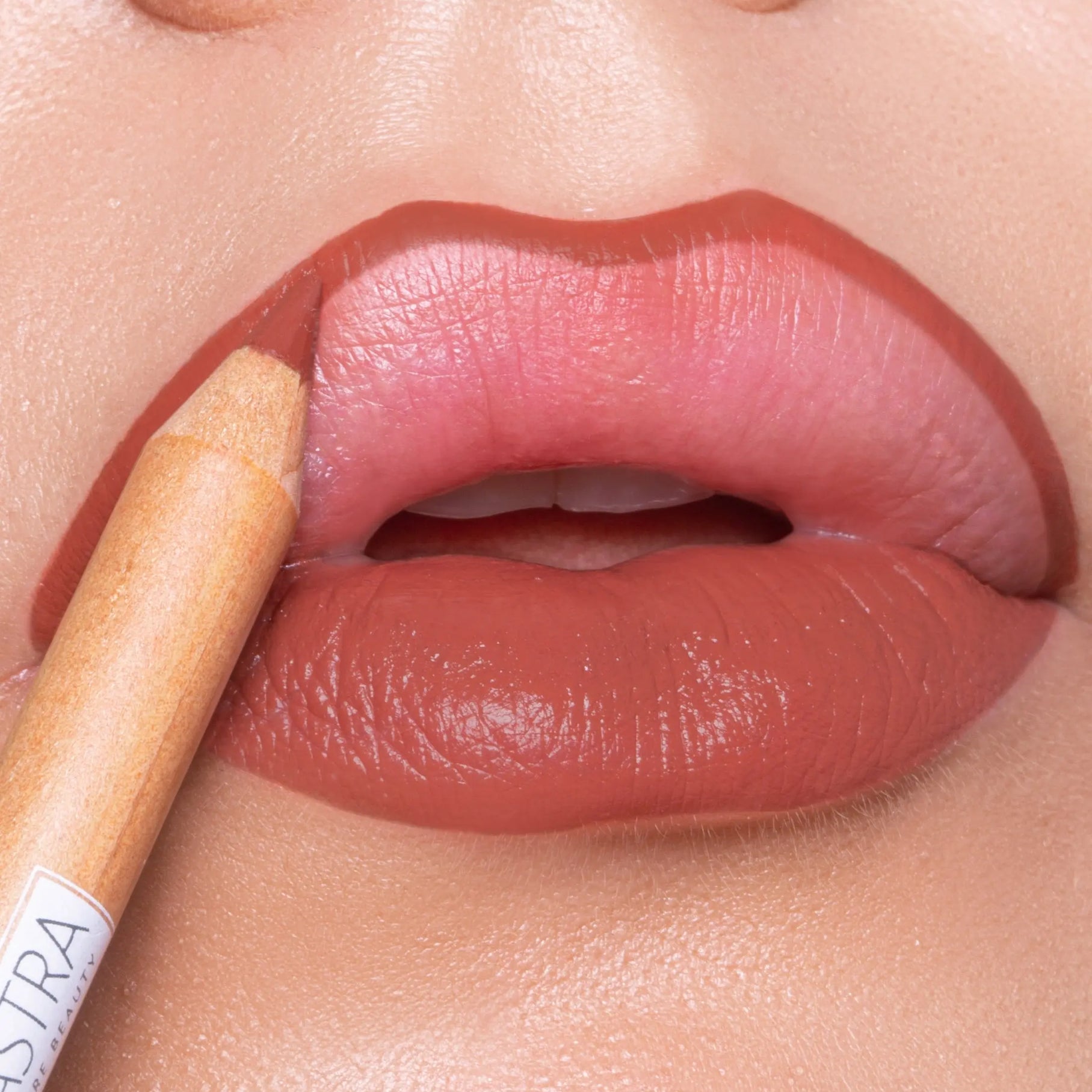 ASTRA PURE BEAUTY LIP PENCIL - JOLIE'S