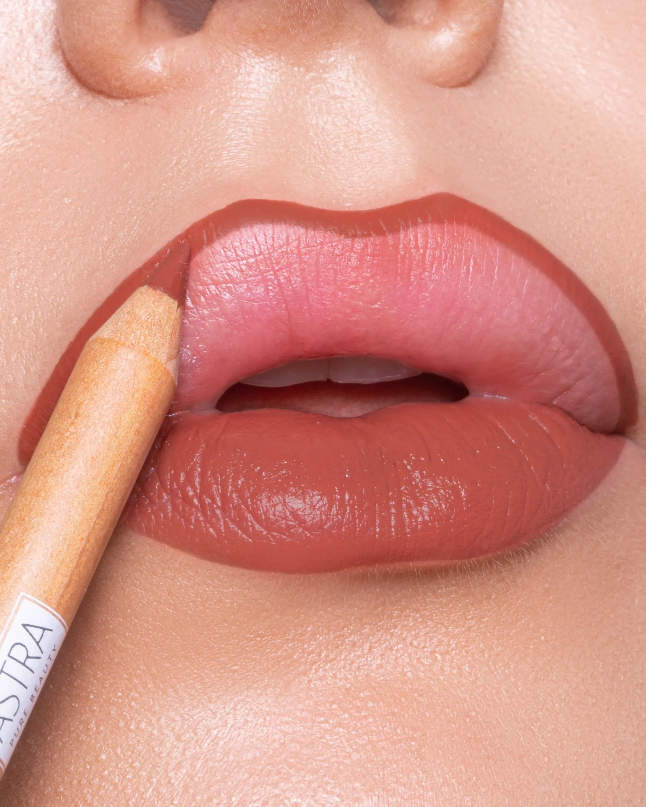 ASTRA PURE BEAUTY LIP PENCIL - JOLIE'S