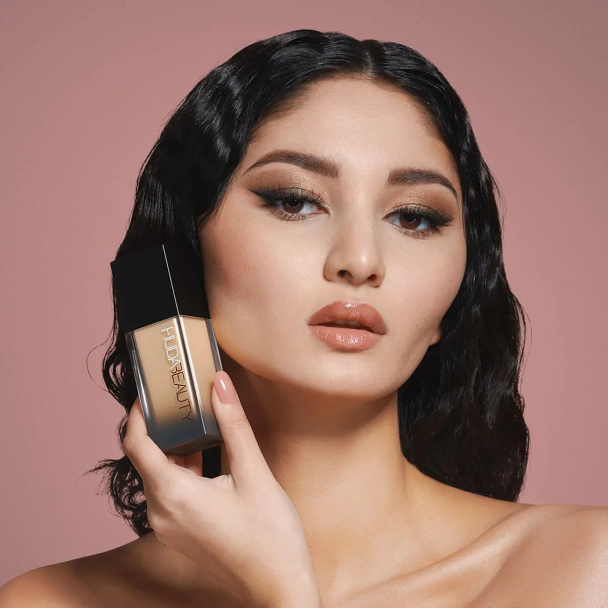 Huda Beauty FauxFilter Luminous Matte Foundation RKN ALESTOORA