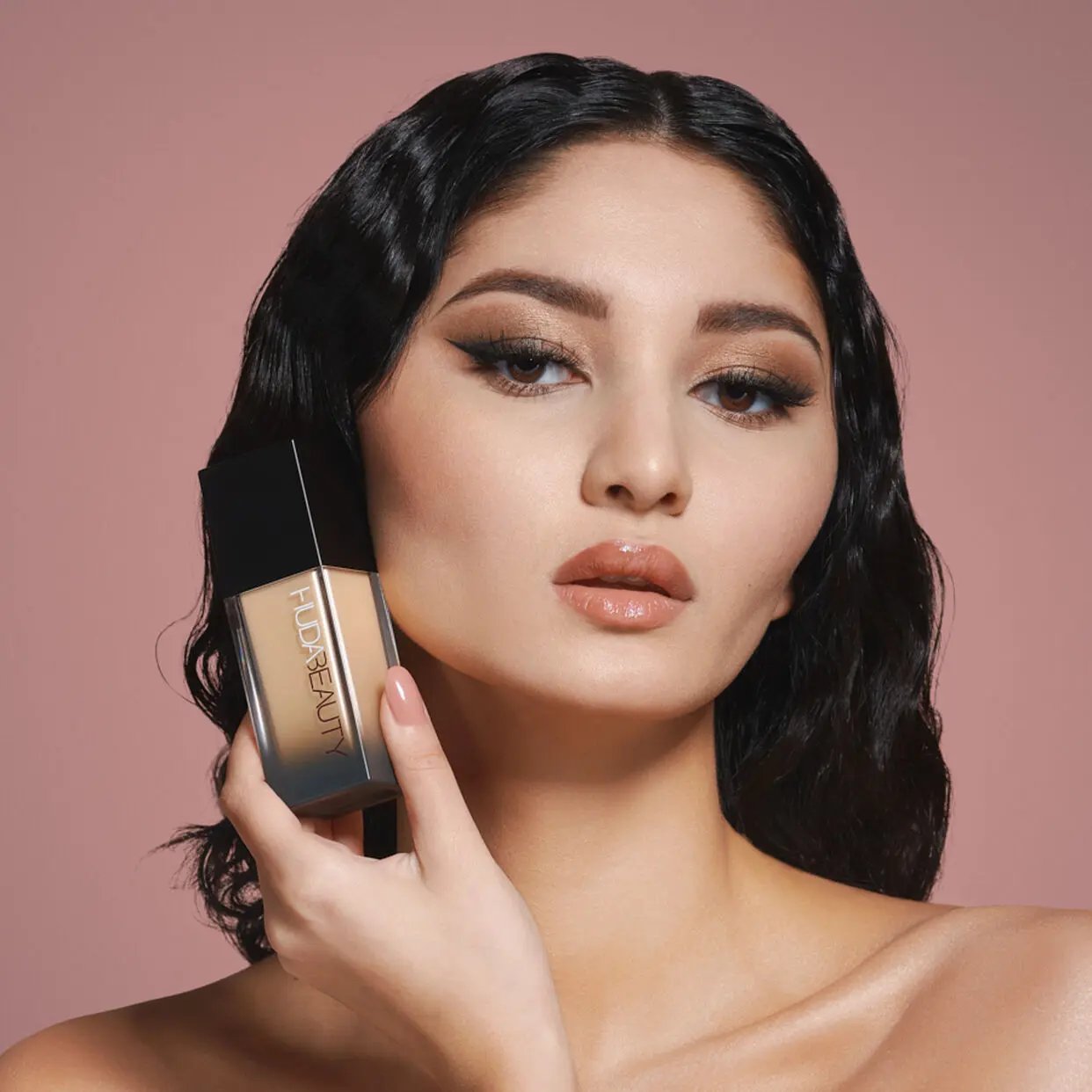 Huda Beauty FauxFilter Luminous Matte Foundation RKN ALESTOORA