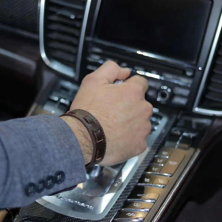 Tanbur unisex bracelet - JOLIE'S UAE