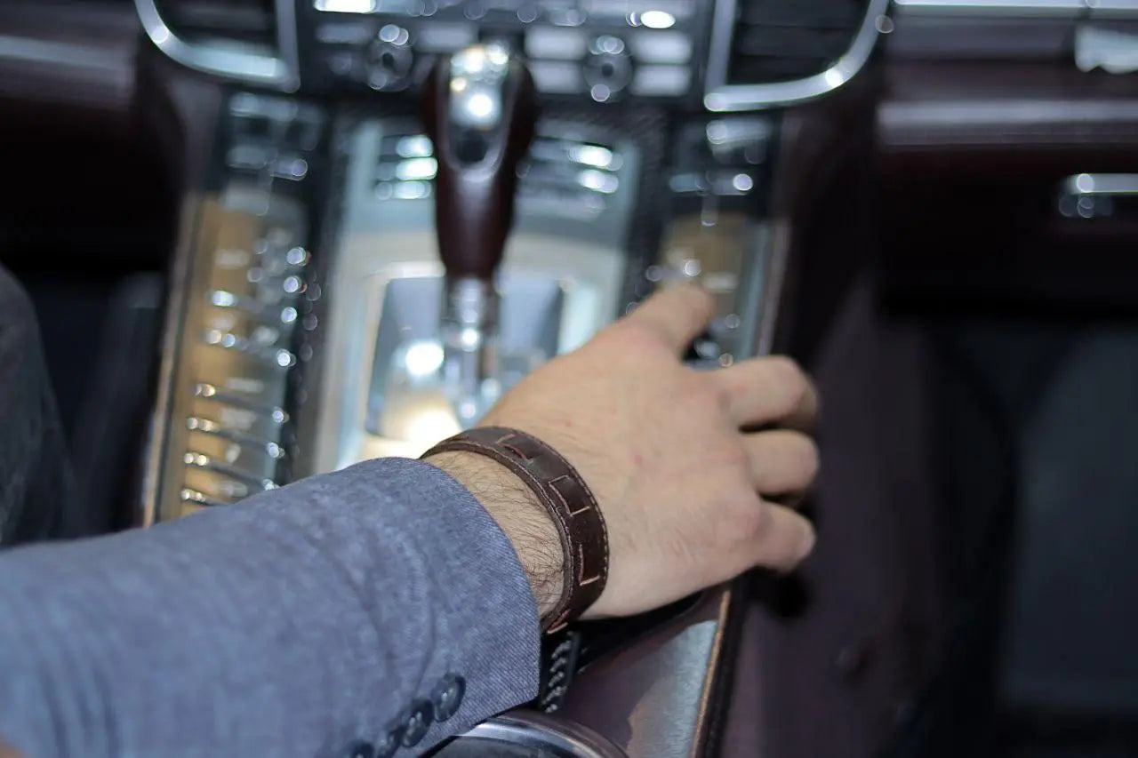 Tanbur unisex bracelet - JOLIE'S UAE